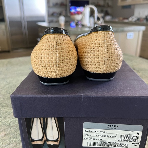 Prada Black and Cream Women's cap toe flats - Picture 6 of 6